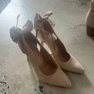 Chic Beige Women's Heels with Bow Accent